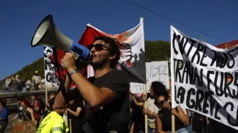 France-Wide Walkouts Begin In Response to Budget Slashing